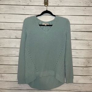 Loft V Neck Sweater with Rounded Hem Women's Medium